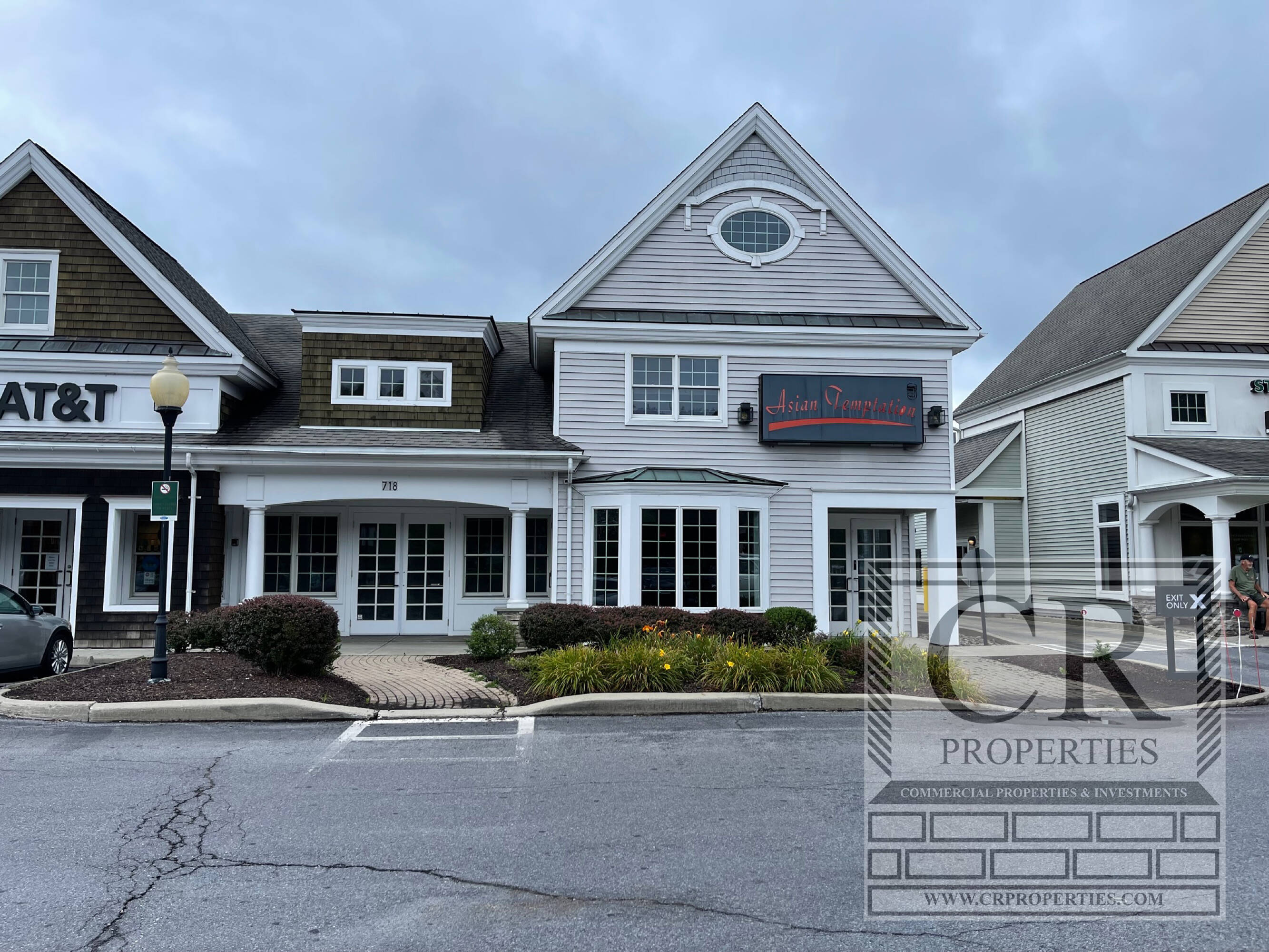 Arlington Square For Lease: 2,400 SF
